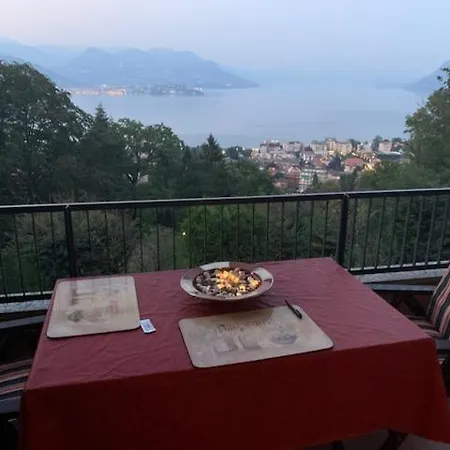 La Bella Vista Penthouse Appartement Stresa